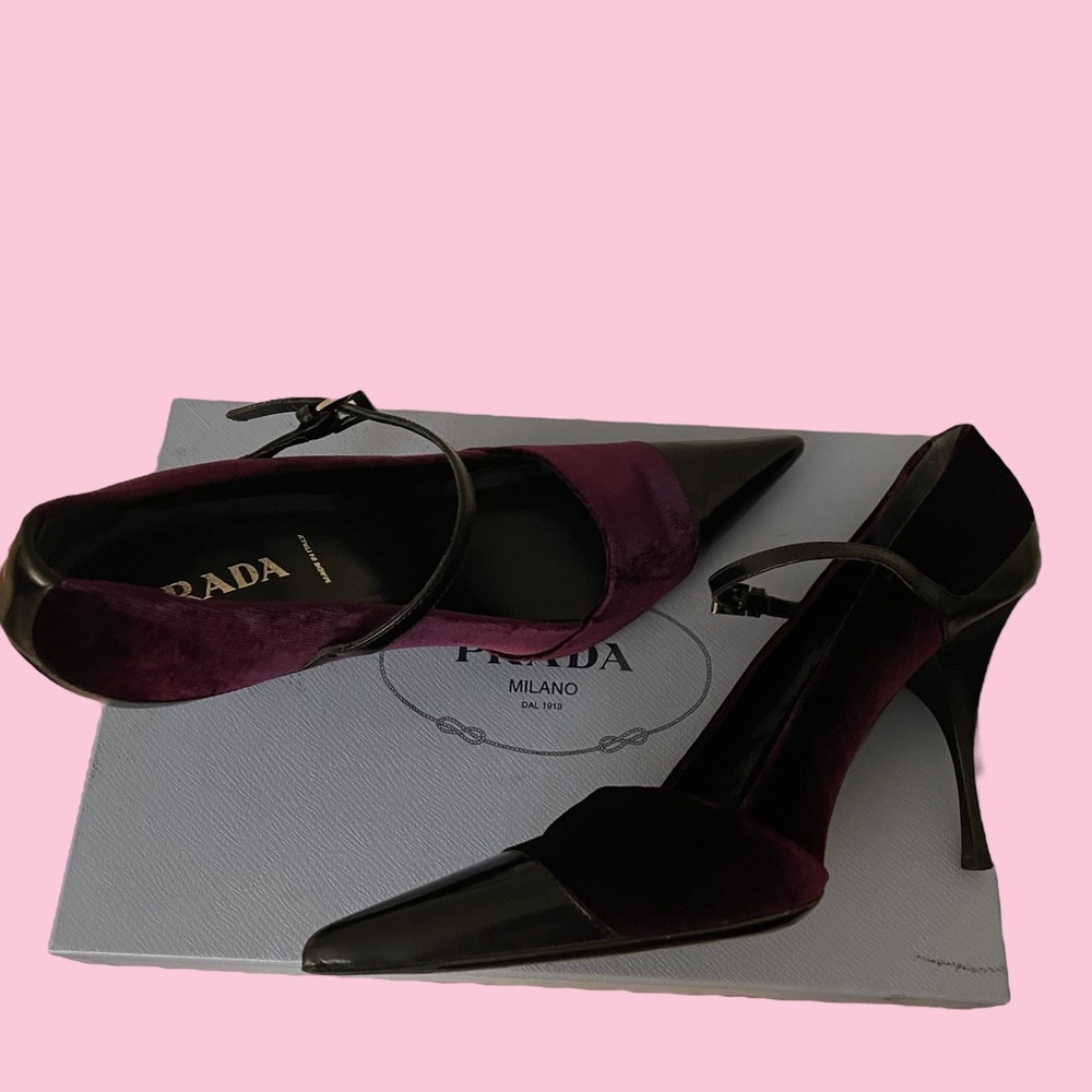 Vintage Prada pumps